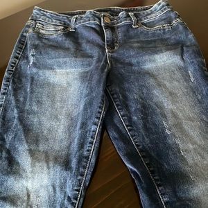 Maurice’s distressed skinny/jegging jeans